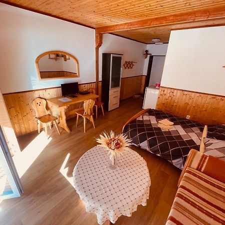 Pension Peklo Trutnov Exteriör bild