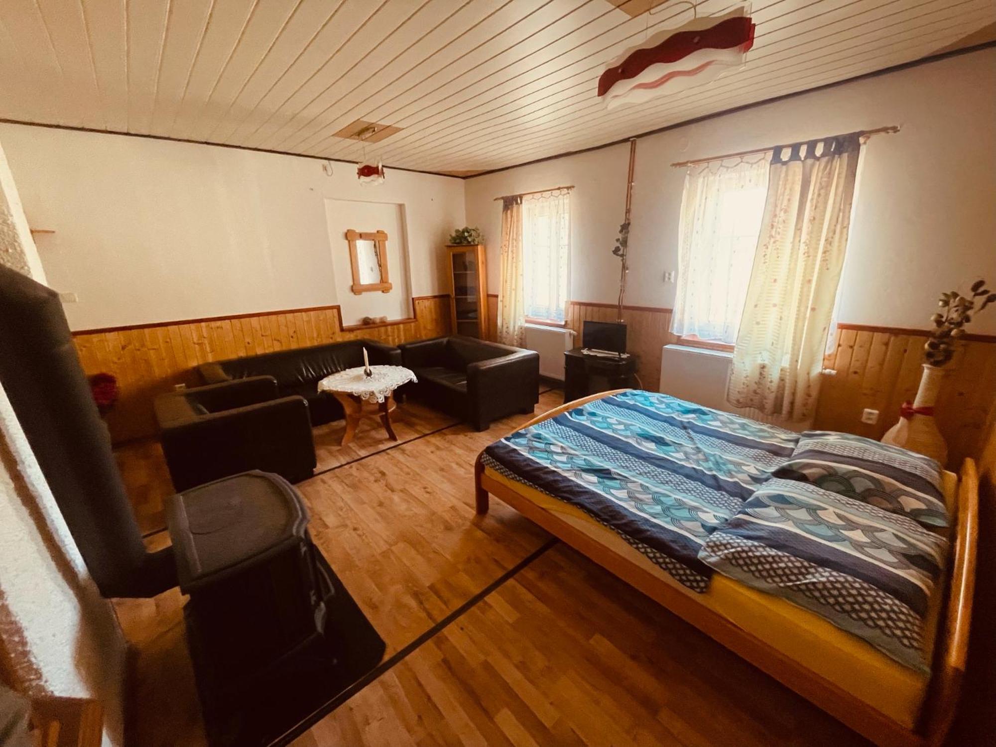 Pension Peklo Trutnov Exteriör bild