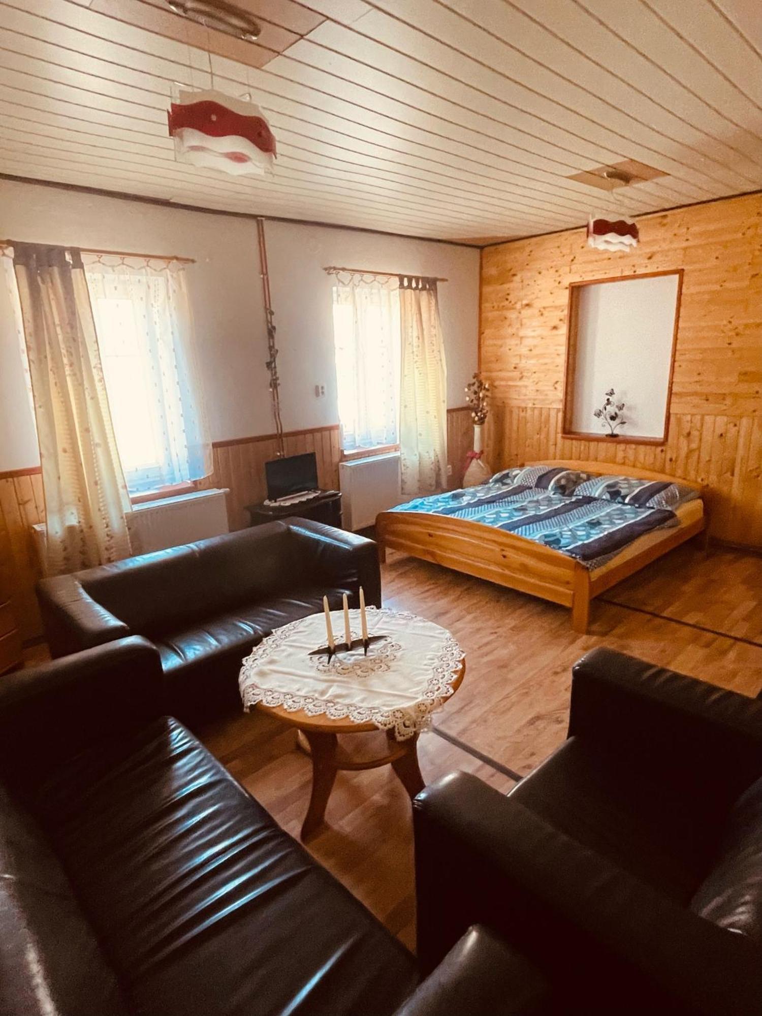 Pension Peklo Trutnov Exteriör bild