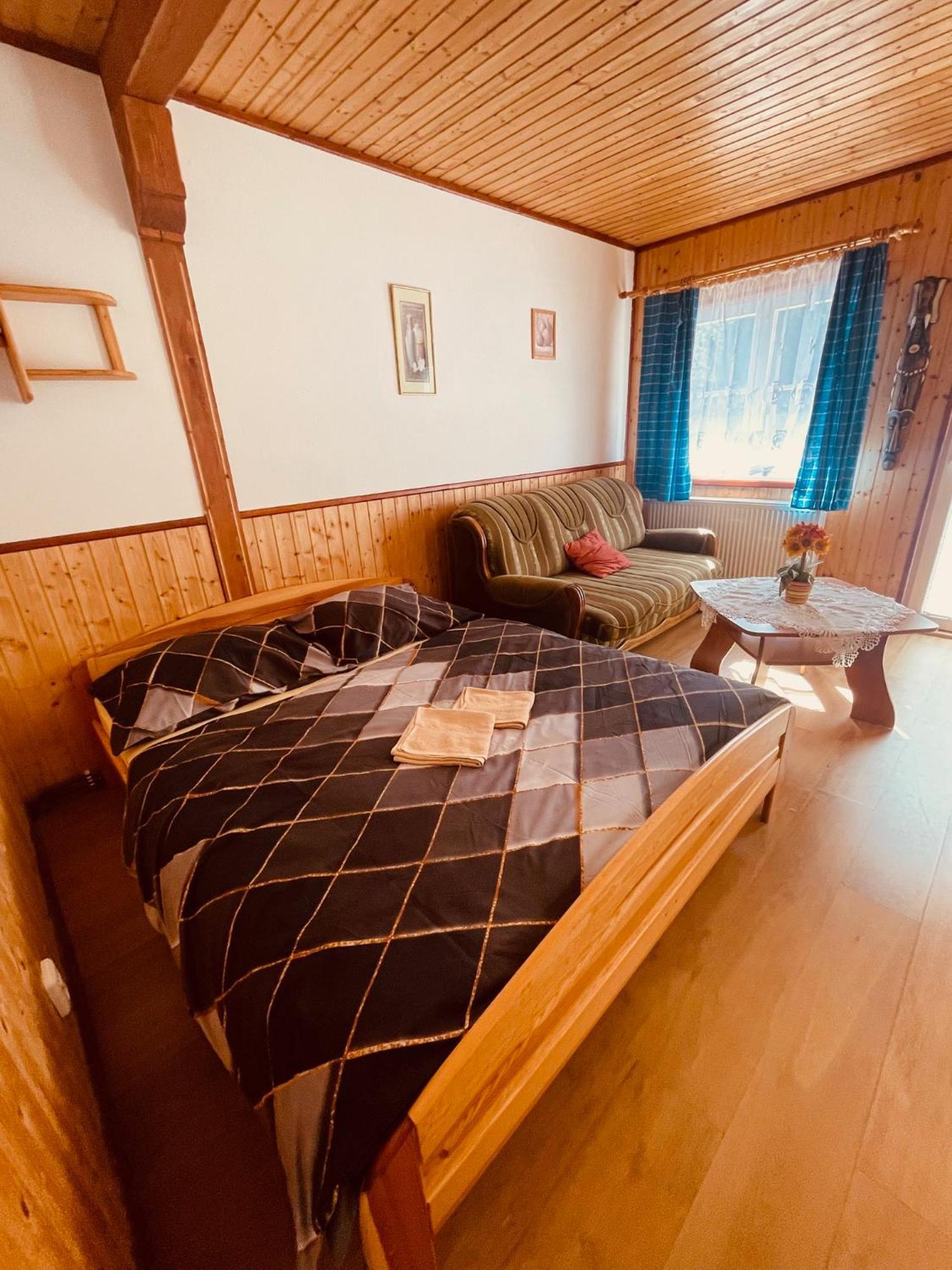 Pension Peklo Trutnov Exteriör bild