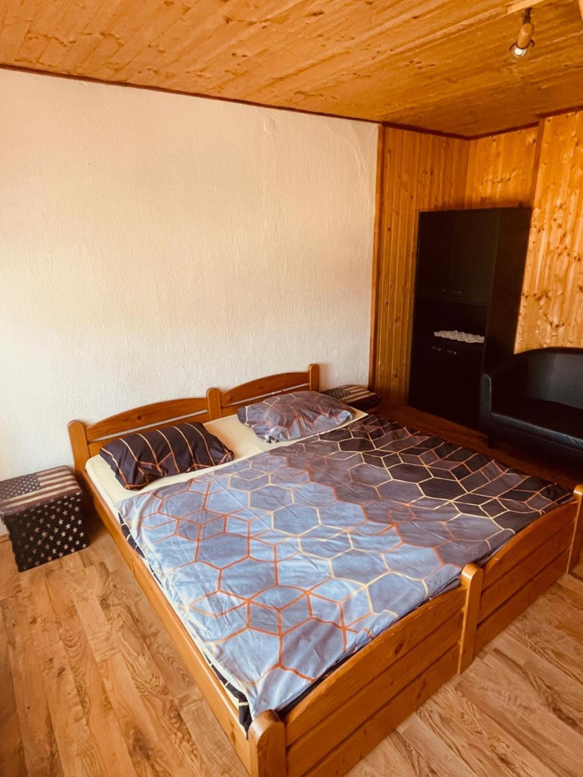 Pension Peklo Trutnov Exteriör bild