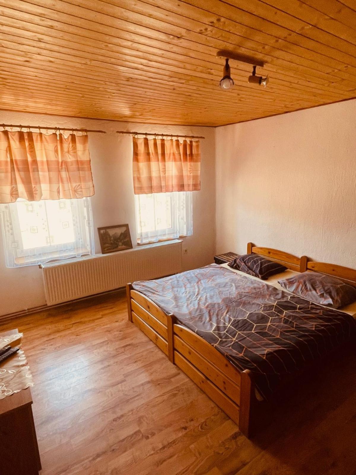 Pension Peklo Trutnov Exteriör bild